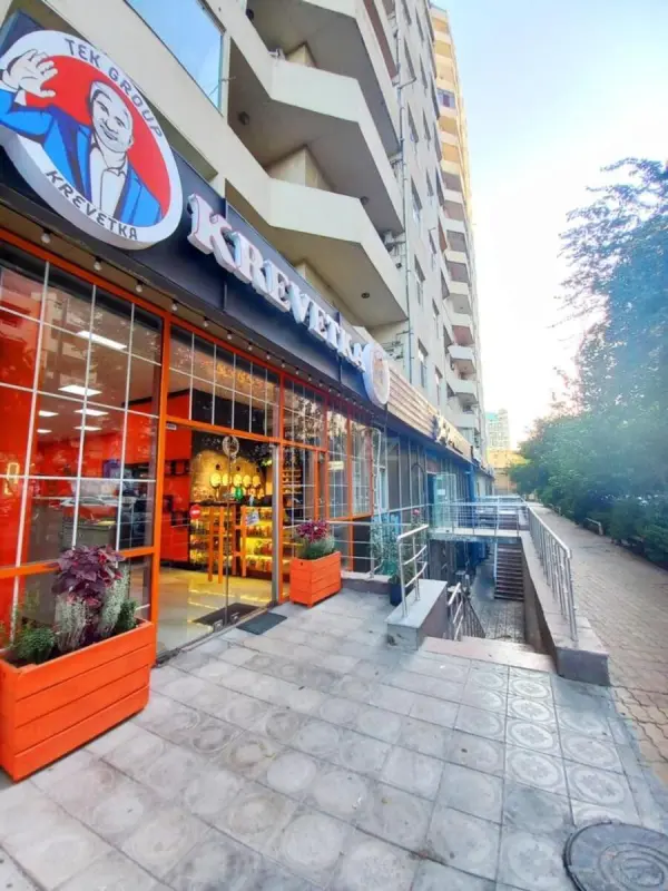 Kirayə verilir obyekt 140 m²