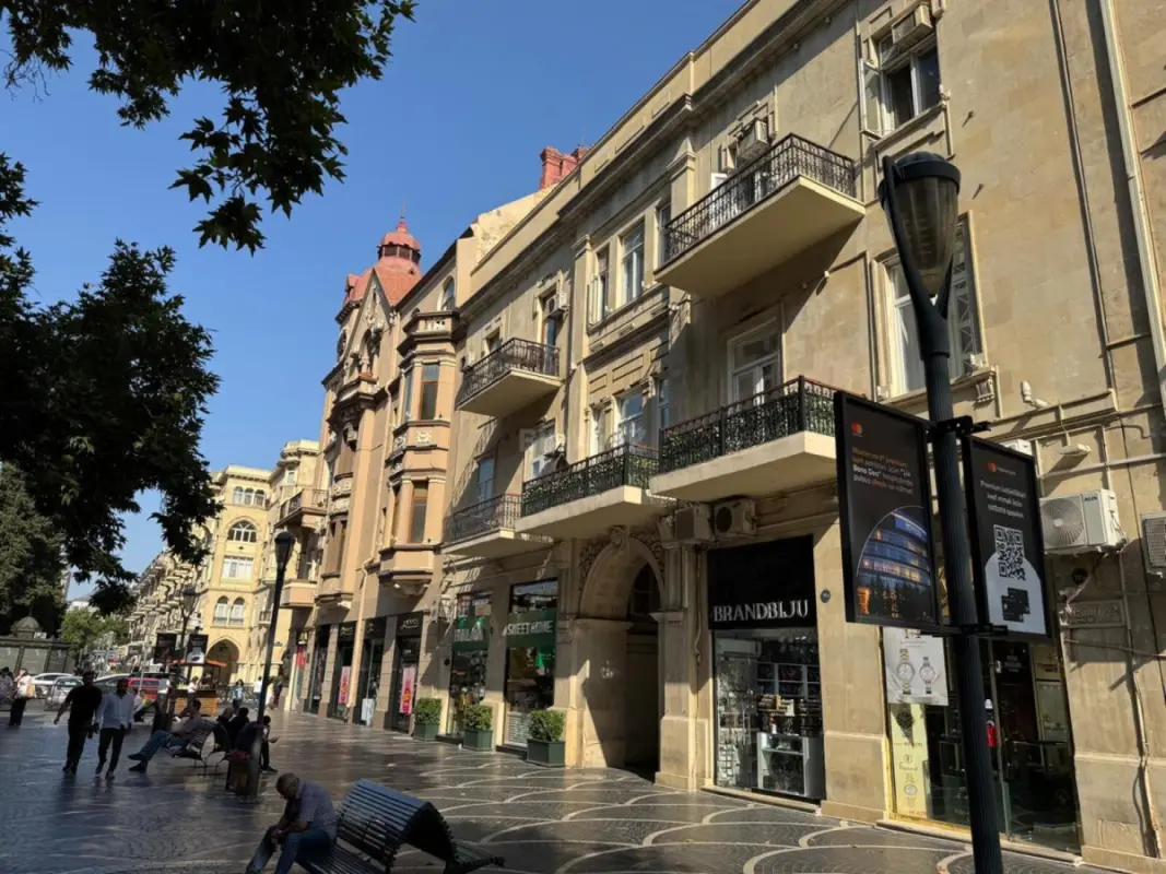 Satılır 2 otaqlı mənzil 70 m²