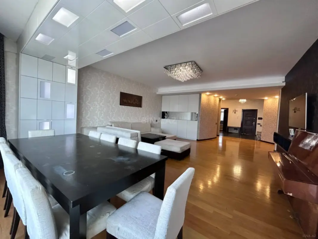 Kirayə verilir 4 otaqlı mənzil 180 m²