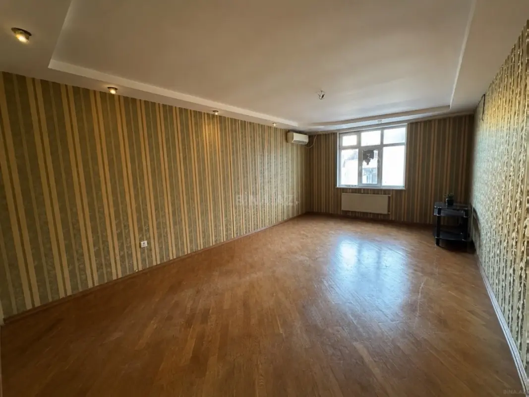 Satılır 2 otaqlı mənzil 100 m²
