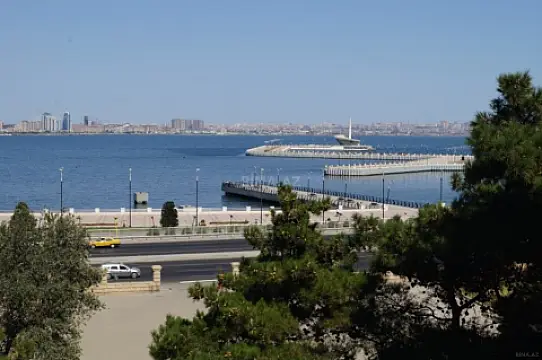Kirayə verilir obyekt 400 m² — Bakı, Bayıl 400.00 m²