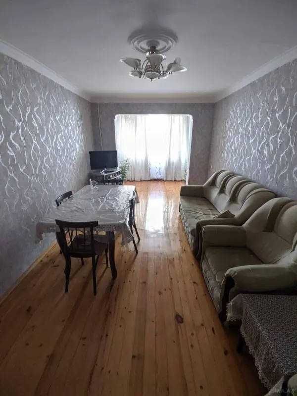 Satılır 4 otaqlı mənzil 100 m²
