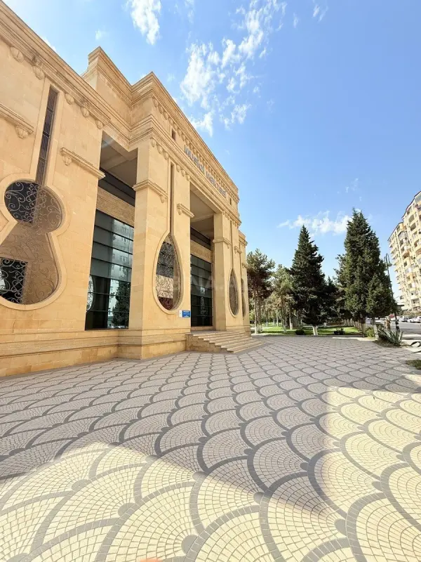 Satılır 2 otaqlı mənzil 82 m²