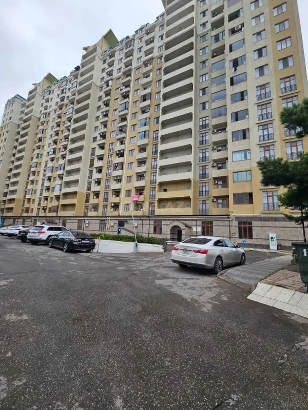 Satılır 2 otaqlı mənzil 80 m²