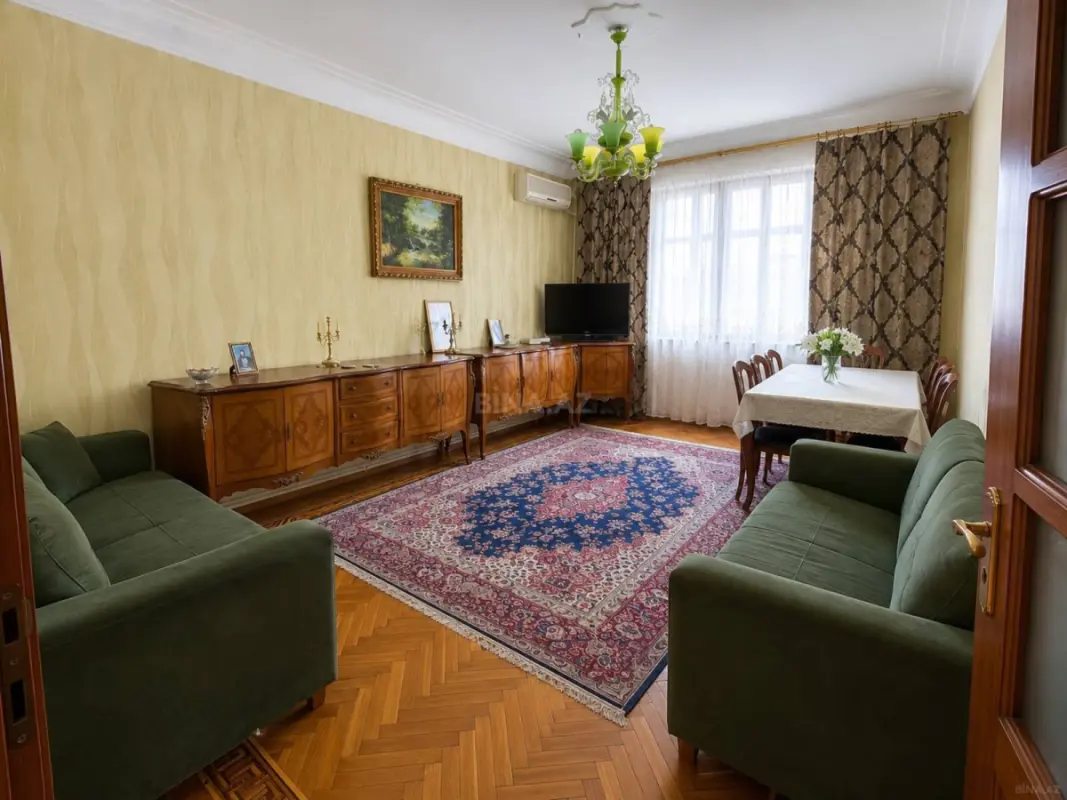 Satılır 3 otaqlı mənzil 110 m²