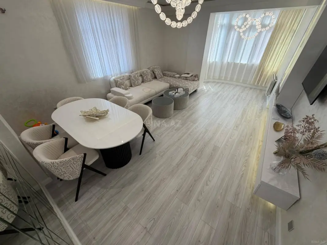 Satılır 3 otaqlı mənzil 120 m²