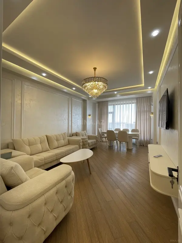 Satılır 3 otaqlı mənzil 132 m²