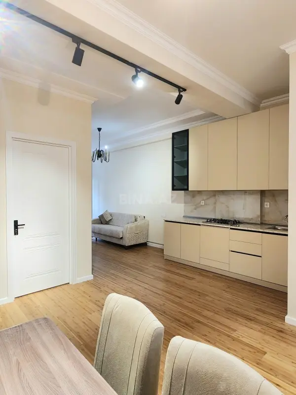 Kirayə verilir 2 otaqlı mənzil 75 m²