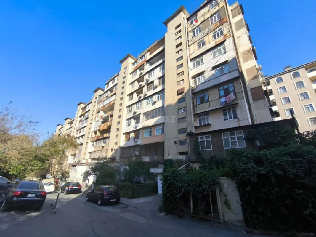 Satılır 5 otaqlı mənzil 120 m²