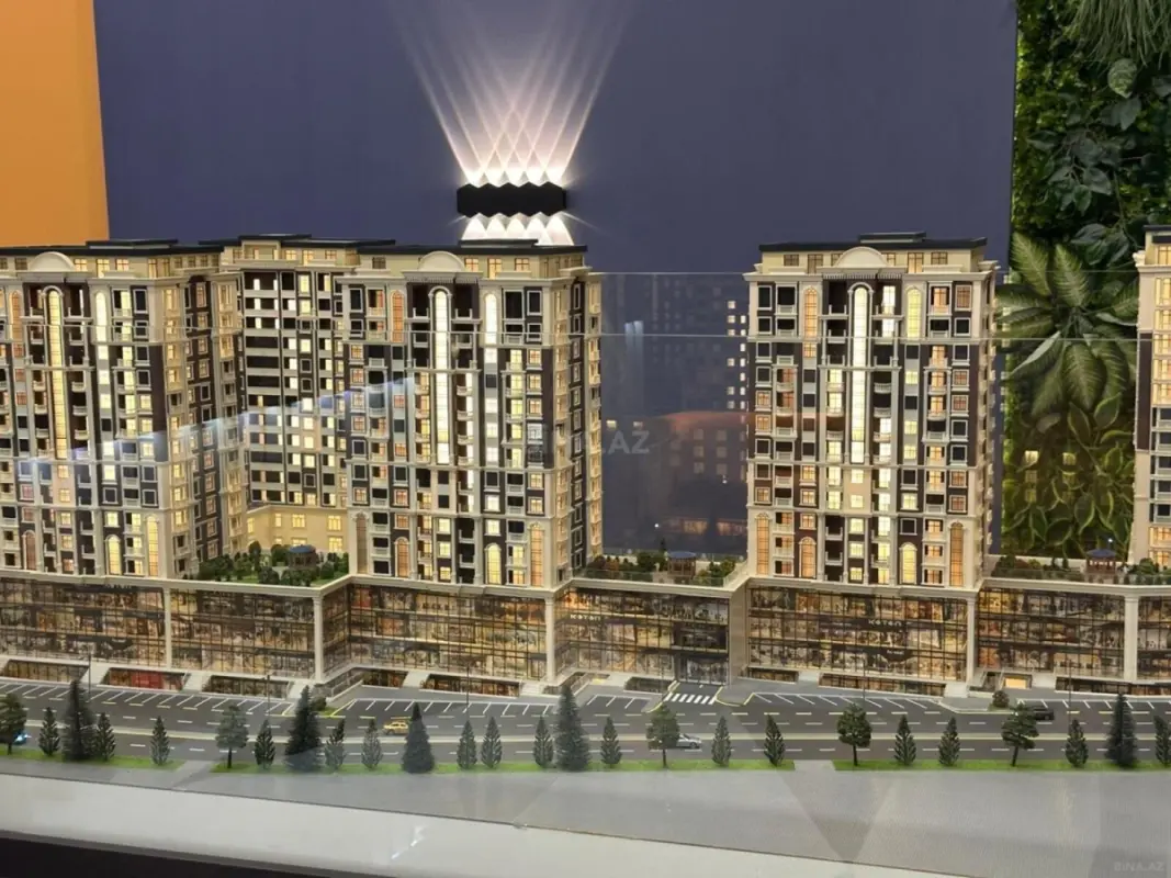 Satılır 4 otaqlı mənzil 131 m²