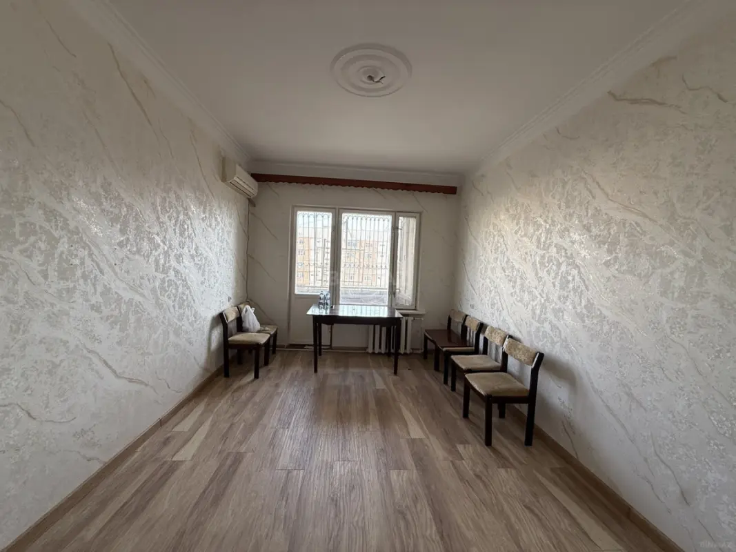 Satılır 4 otaqlı mənzil 102 m²
