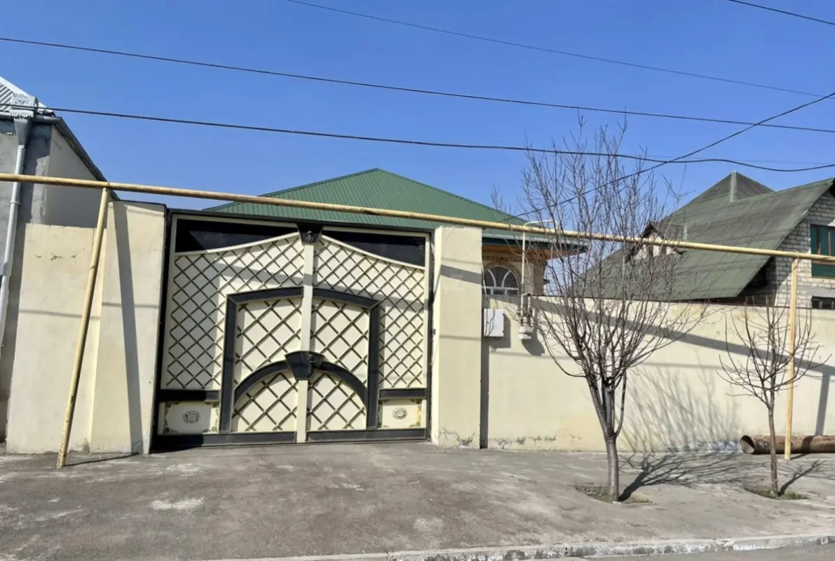 Satılır 5 otaqlı həyət evi 220 m²