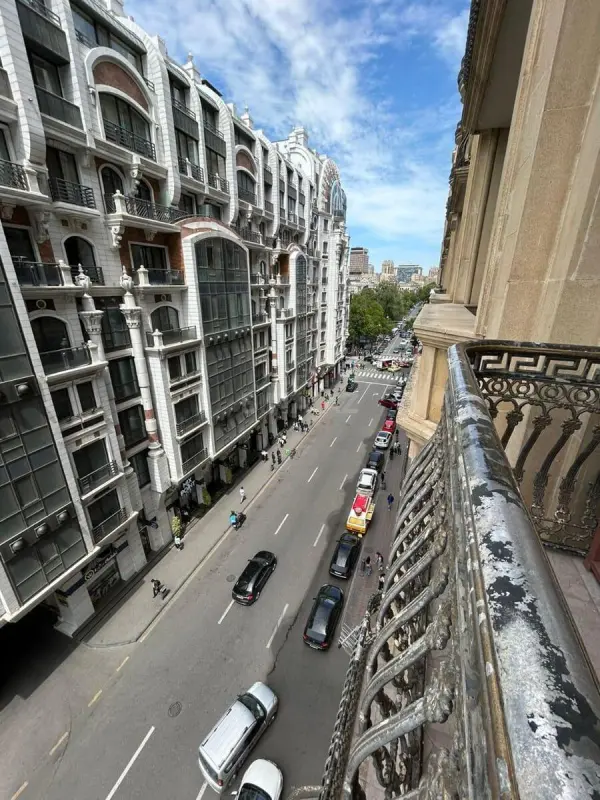 Kirayə verilir 4 otaqlı mənzil 200 m²