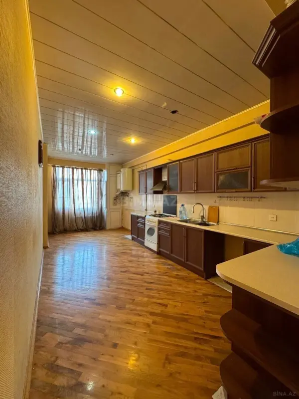 Satılır 3 otaqlı mənzil 110 m²
