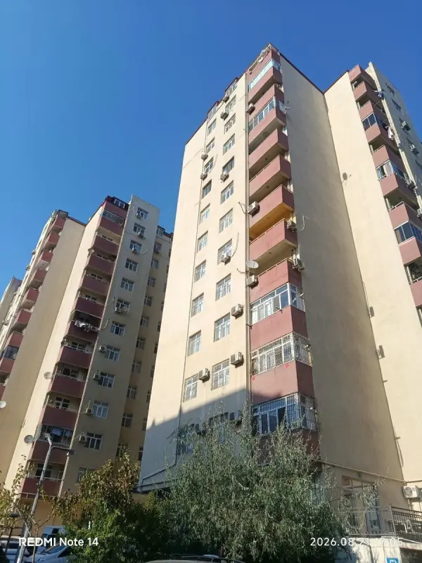Satılır 3 otaqlı mənzil 125 m²