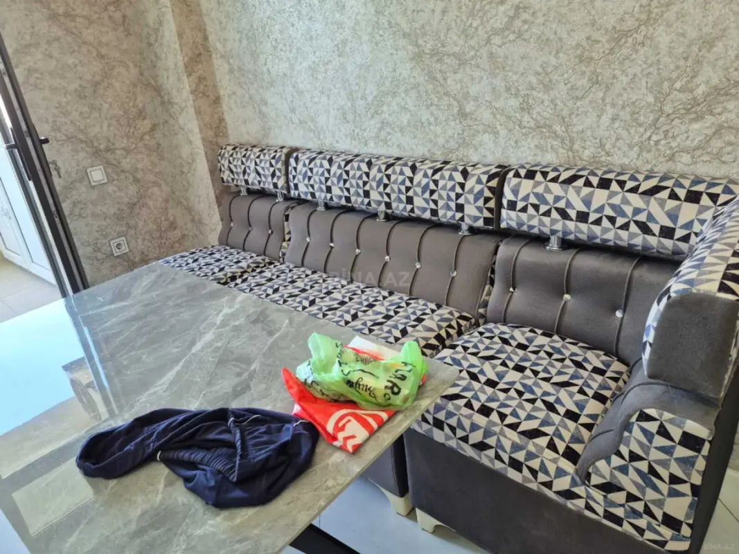 Kirayə verilir 2 otaqlı mənzil 96 m²