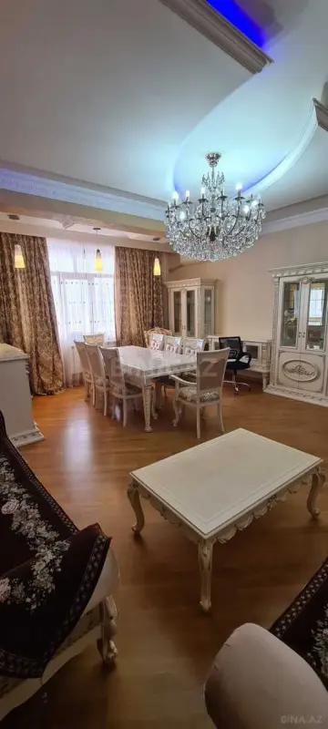 Kirayə verilir 3 otaqlı mənzil 155 m²