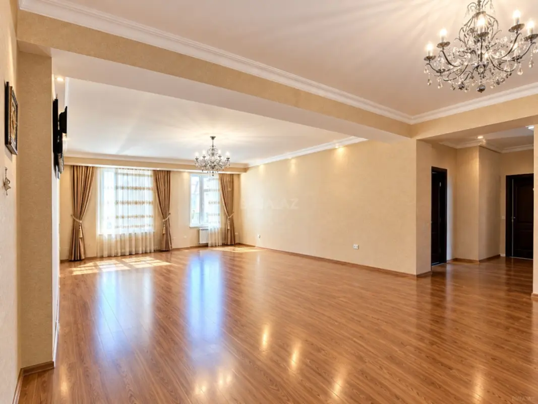 Satılır 4 otaqlı mənzil 158 m²