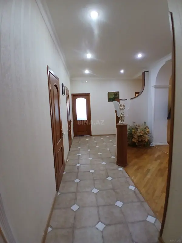 Satılır 3 otaqlı mənzil 140 m²
