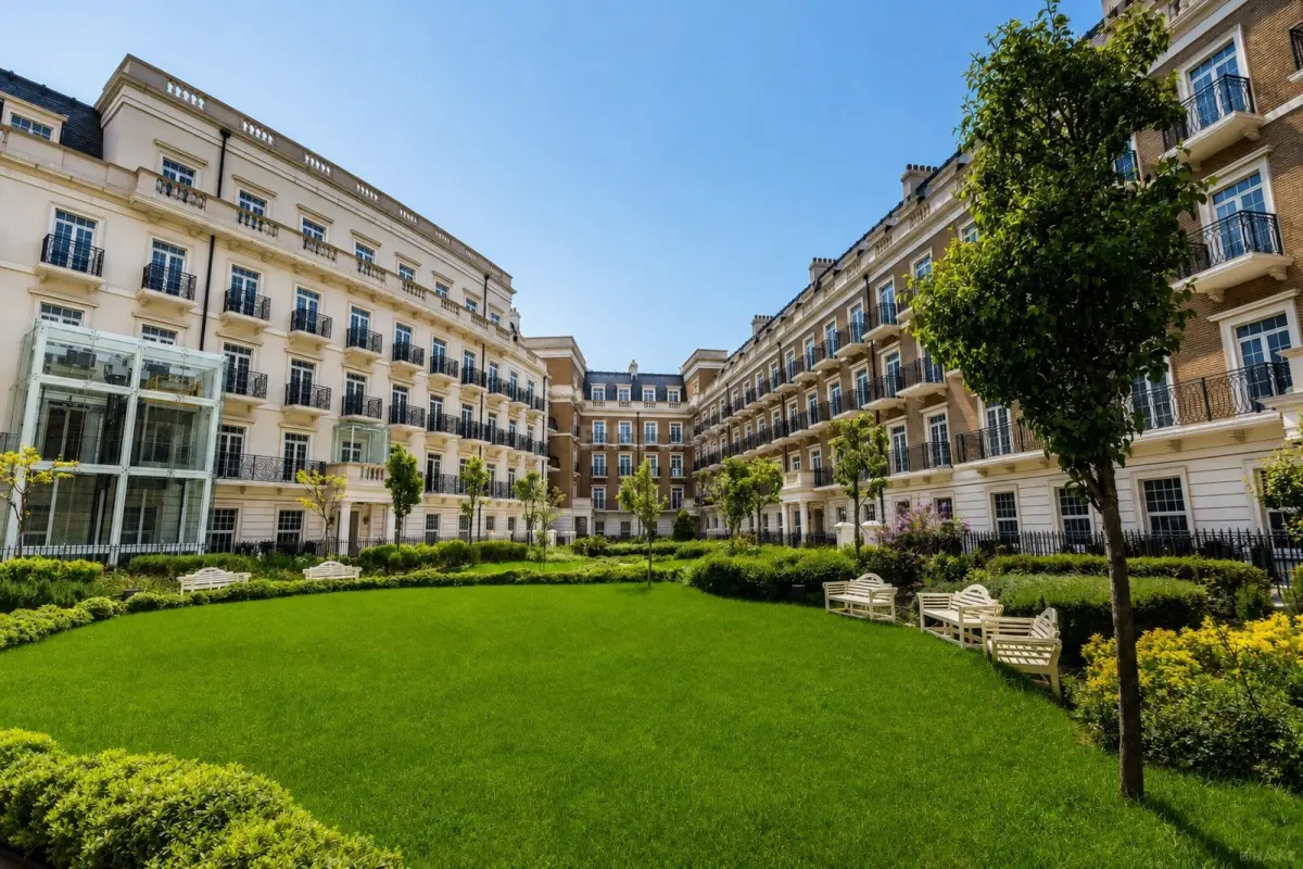 Satılır 3 otaqlı mənzil 157 m²