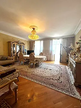 Satılır 5 otaqlı mənzil 210 m² — Bakı 5 otaq 210.00 m²