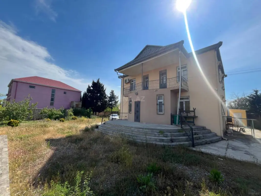 Satılır 4 otaqlı həyət evi 181 m²