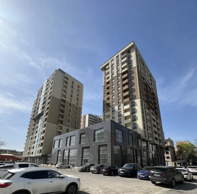 Satılır 3 otaqlı mənzil 105.7 m²