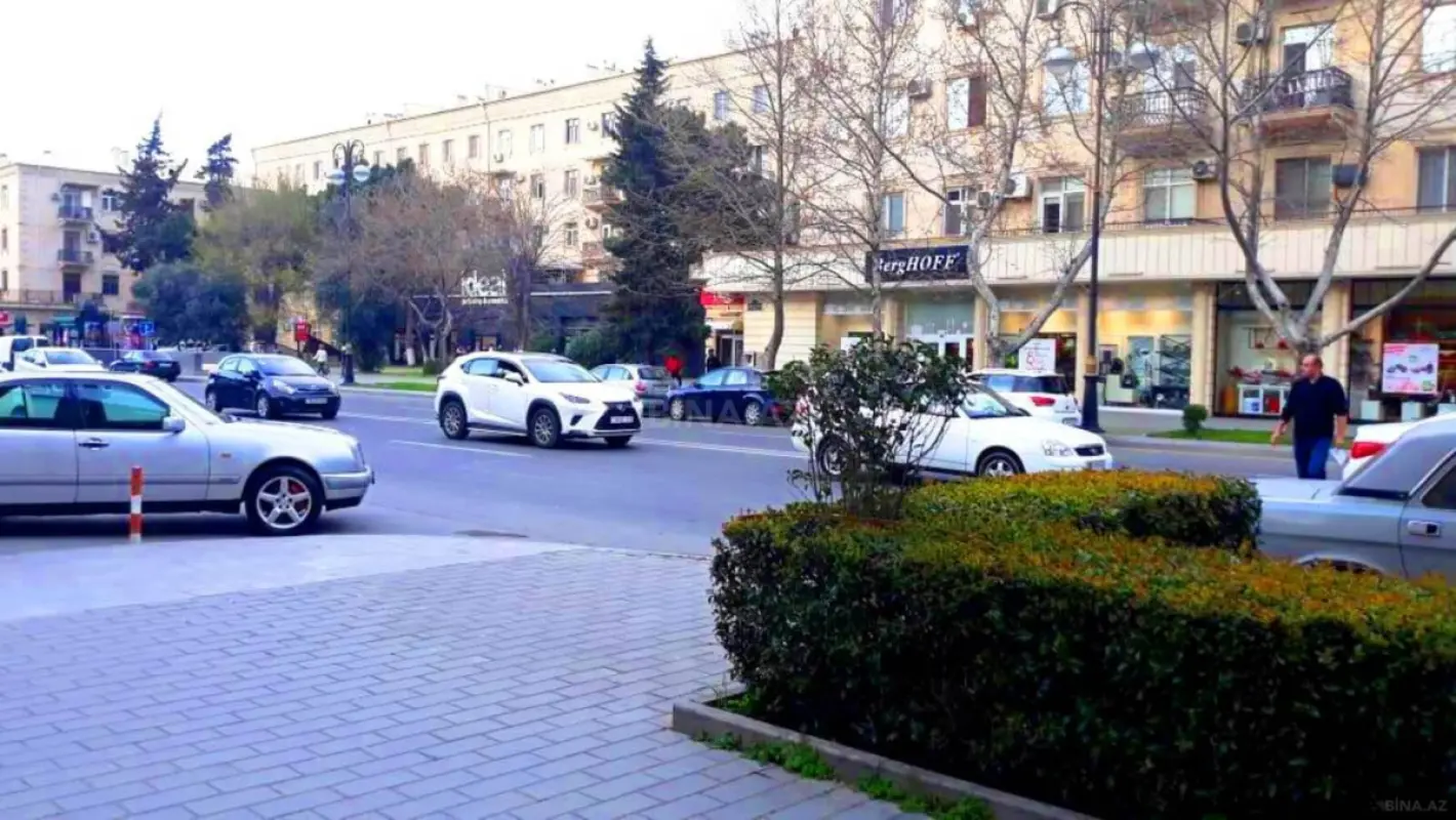 Kirayə verilir obyekt 170 m²