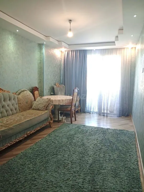 Satılır 5 otaqlı mənzil 100 m²