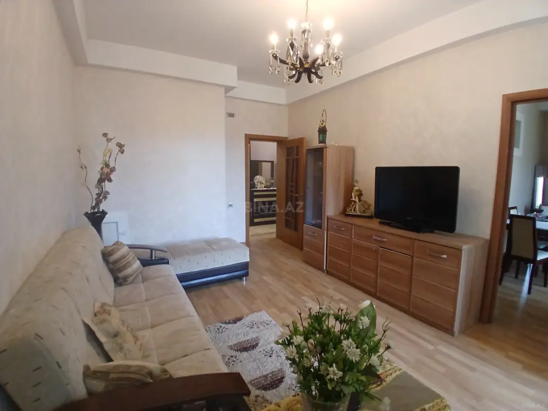 Kirayə verilir 2 otaqlı mənzil 65 m²