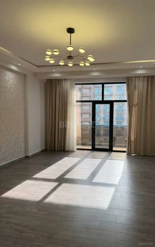 Satılır 2 otaqlı mənzil 83 m²