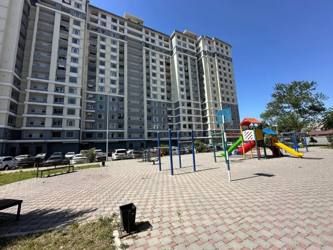 Satılır 2 otaqlı mənzil 75 m²