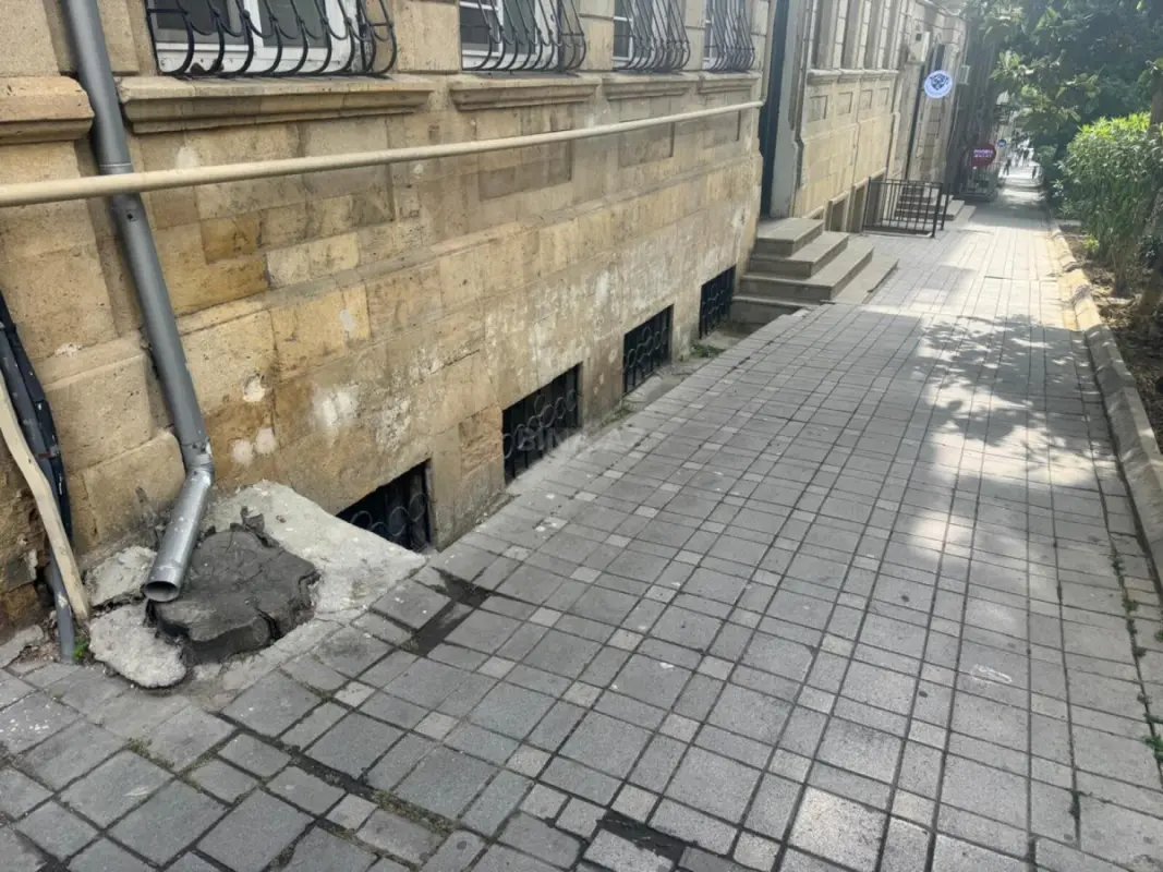 Satılır obyekt 90 m²
