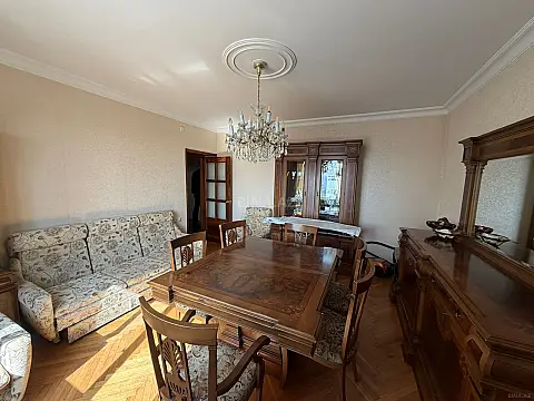 Satılır 4 otaqlı mənzil 105 m² — Bakı 4 otaq 105.00 m²