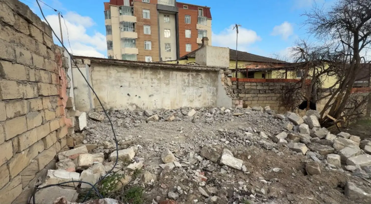 Satılır torpaq sahəsi 2.5 m²