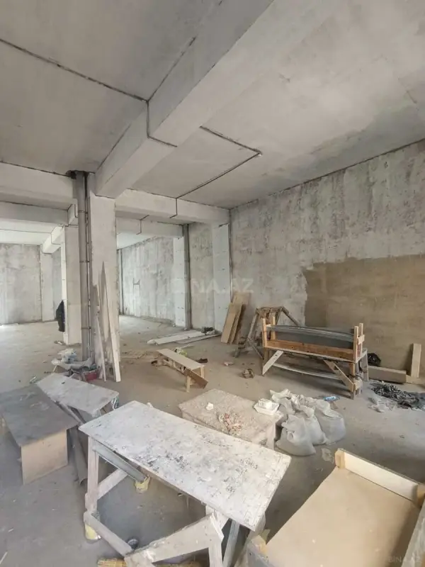 Satılır obyekt 240 m²