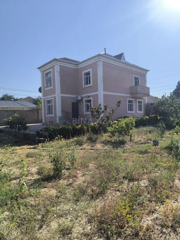 Satılır 6 otaqlı həyət evi 300 m²