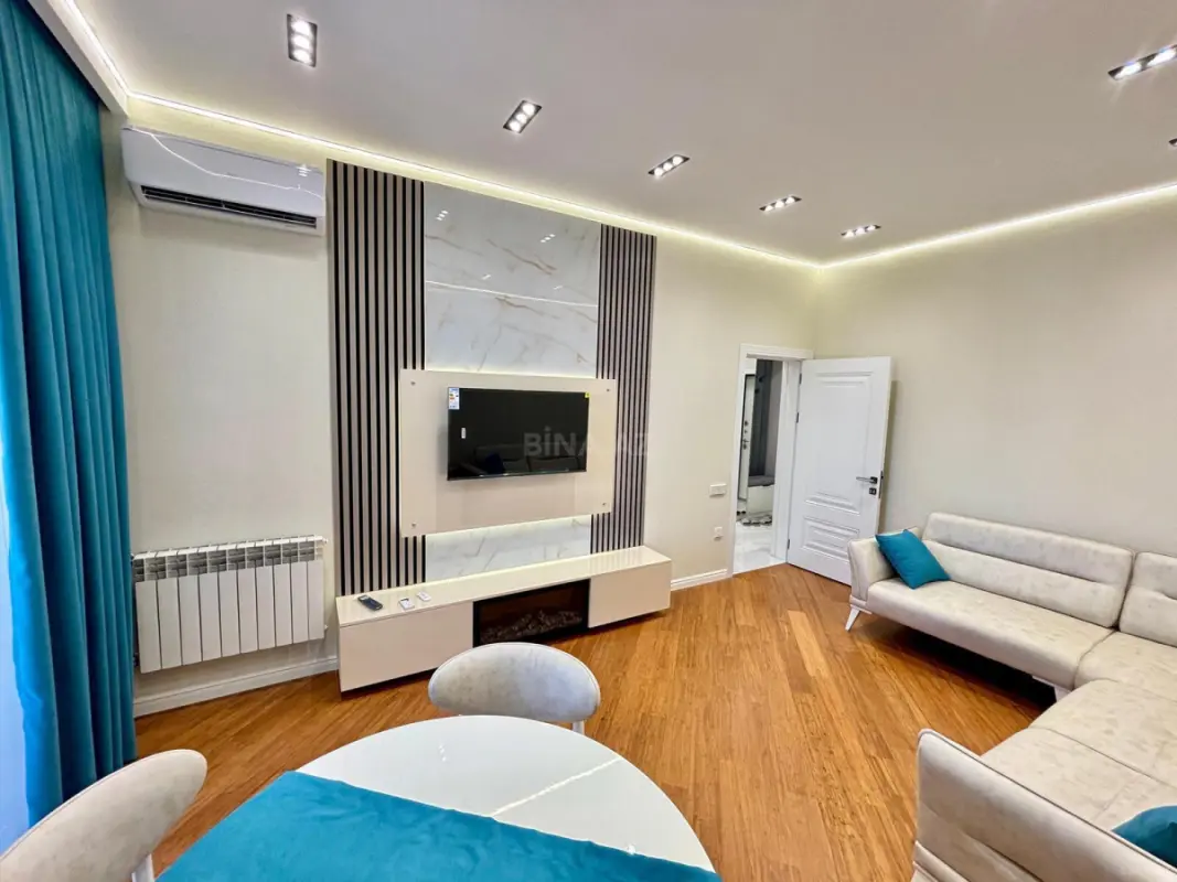 Satılır 2 otaqlı mənzil 60.7 m²