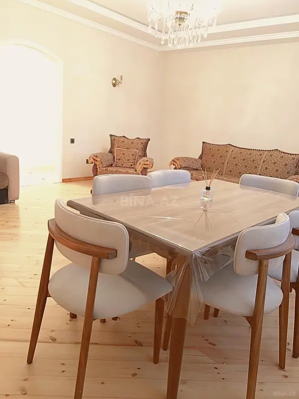 Kirayə verilir 2 otaqlı mənzil 110 m²