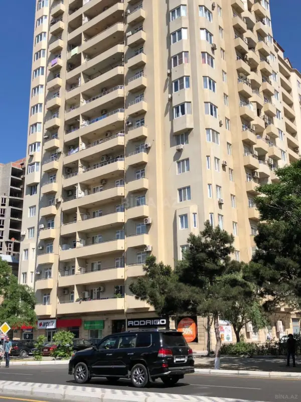 Satılır 3 otaqlı mənzil 128 m²