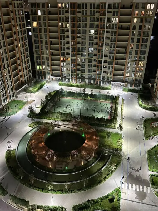Satılır 4 otaqlı mənzil 107 m²