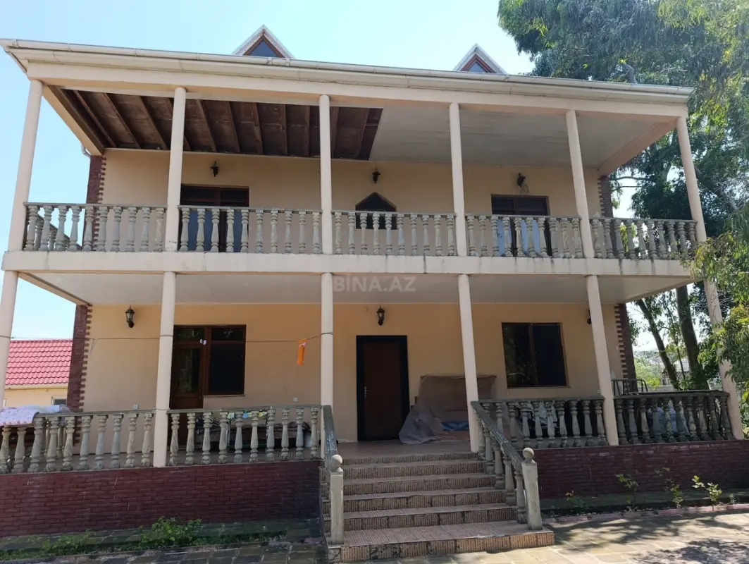 Satılır 5 otaqlı həyət evi 250 m²
