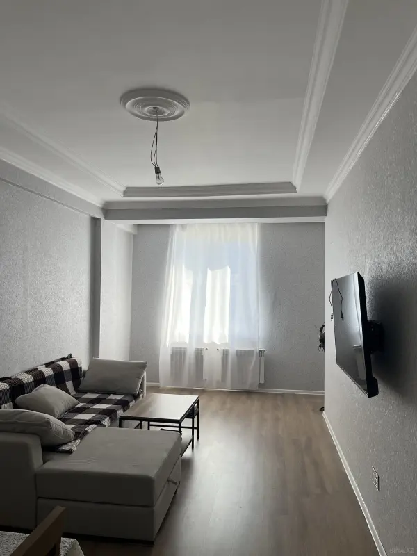 Satılır 2 otaqlı mənzil 77 m²