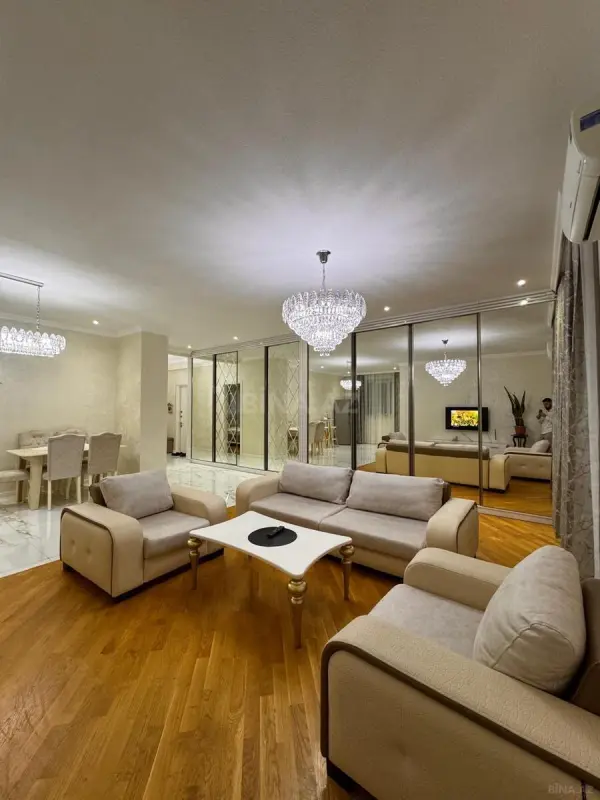 Satılır 3 otaqlı mənzil 117 m²