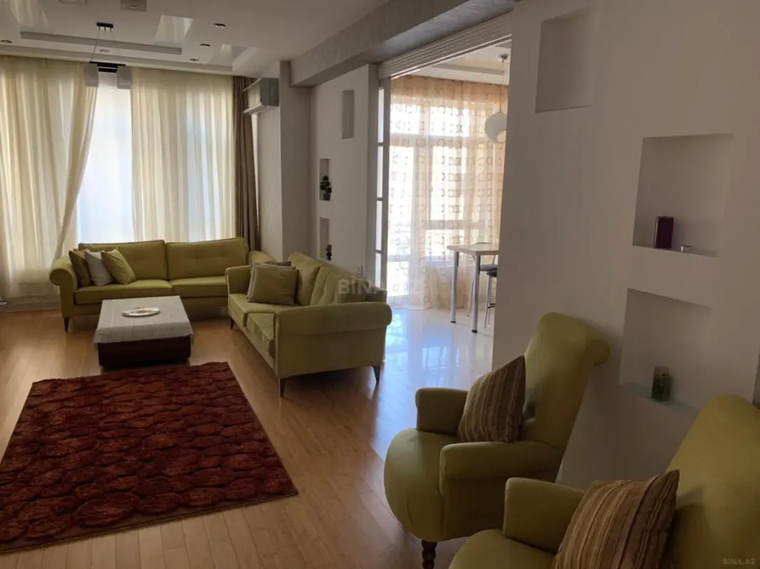 Satılır 3 otaqlı mənzil 140 m²