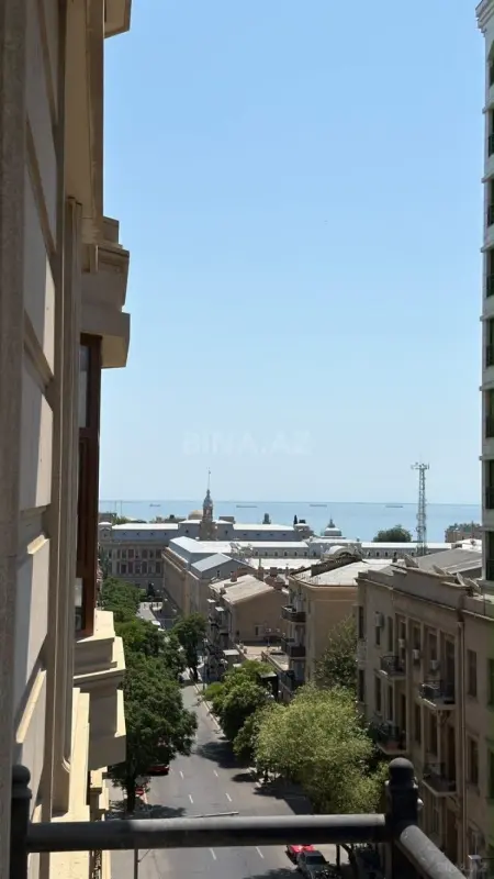 Satılır 3 otaqlı mənzil 115 m²
