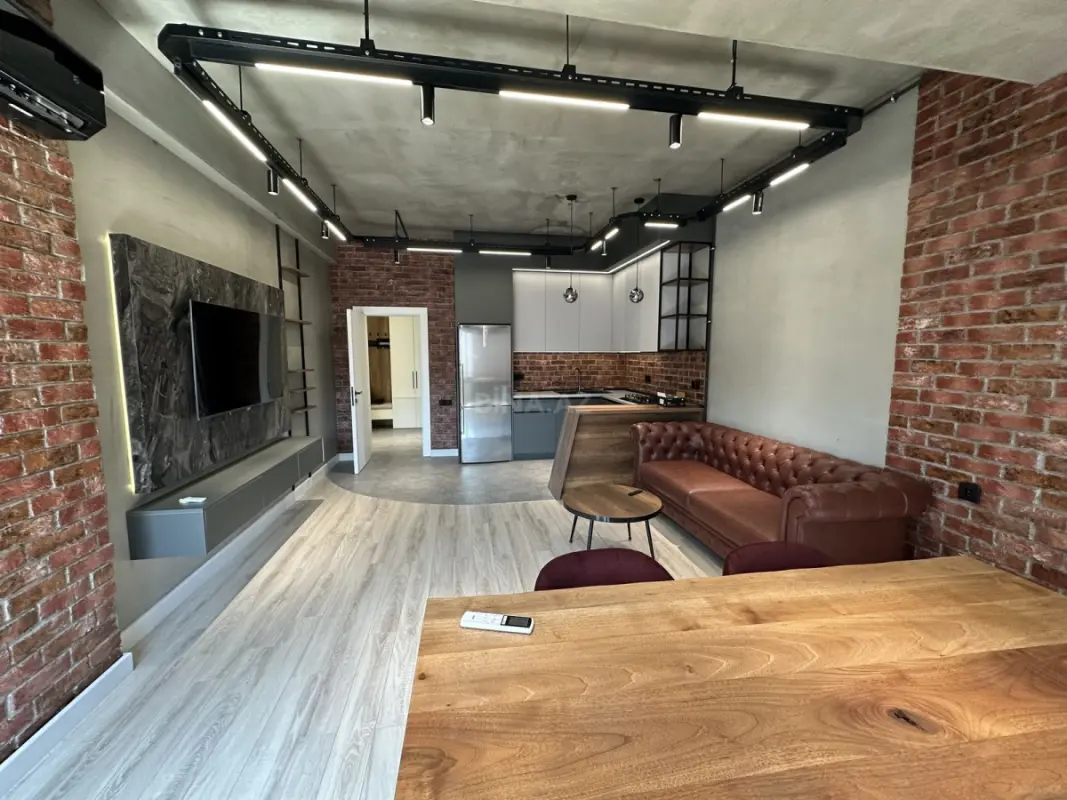 Kirayə verilir 2 otaqlı mənzil 74 m²