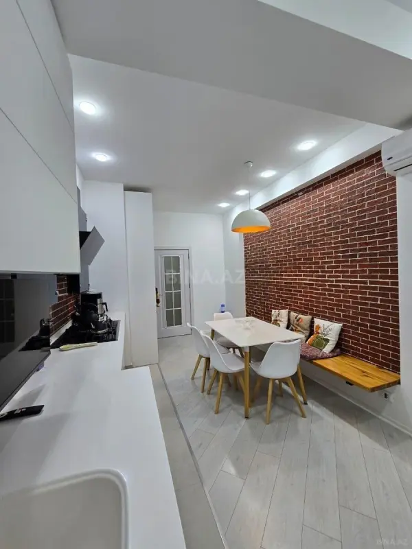 Satılır 3 otaqlı mənzil 125 m²