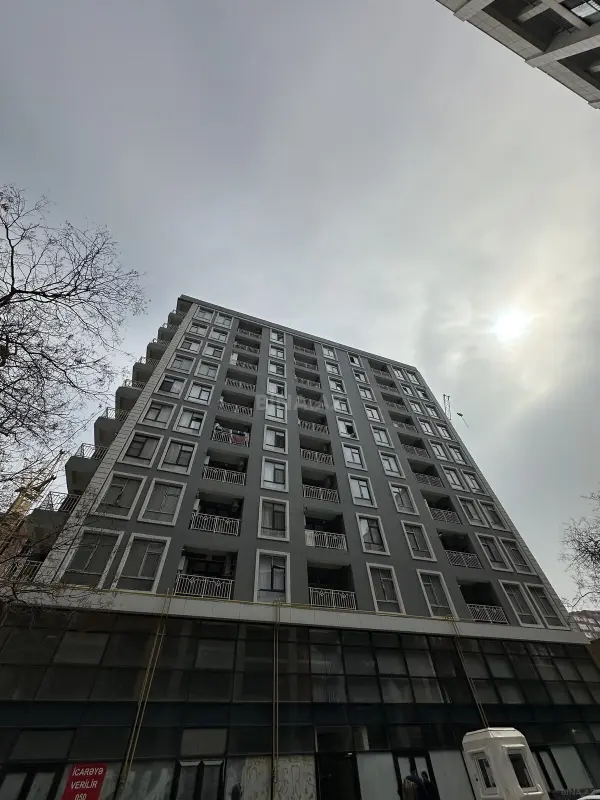 Satılır 3 otaqlı mənzil 158 m²