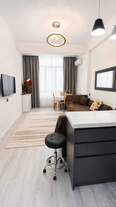 Satılır 2 otaqlı mənzil 61 m²